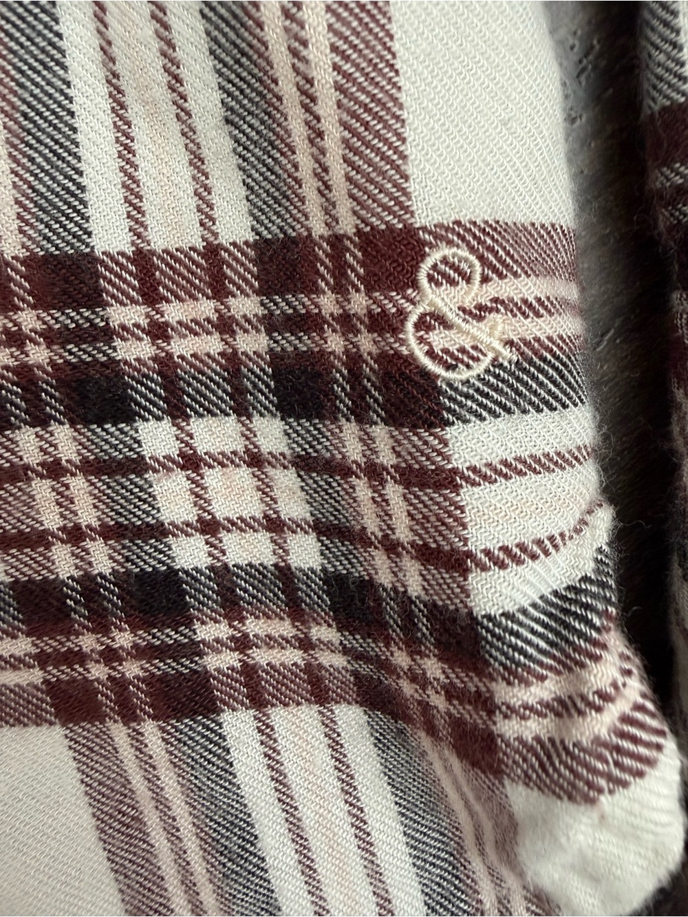 Treasure & Bond Boyfriend Plaid Flannel Shirt XS Rayon Blend Cream Burgundy Soft - Picture 3 of 8